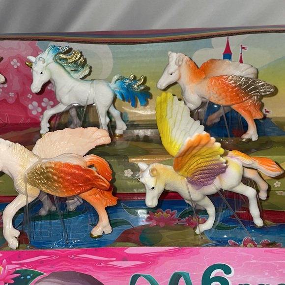 Magical Kingdom Unicorn Figurines 6 Pack - Picture 3 of 9